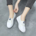 Internet celebrity White shoes women's 2023 new Korean style versatile comfortable casual cloth shoes women's low-cut breathable canvas shoes for students. 