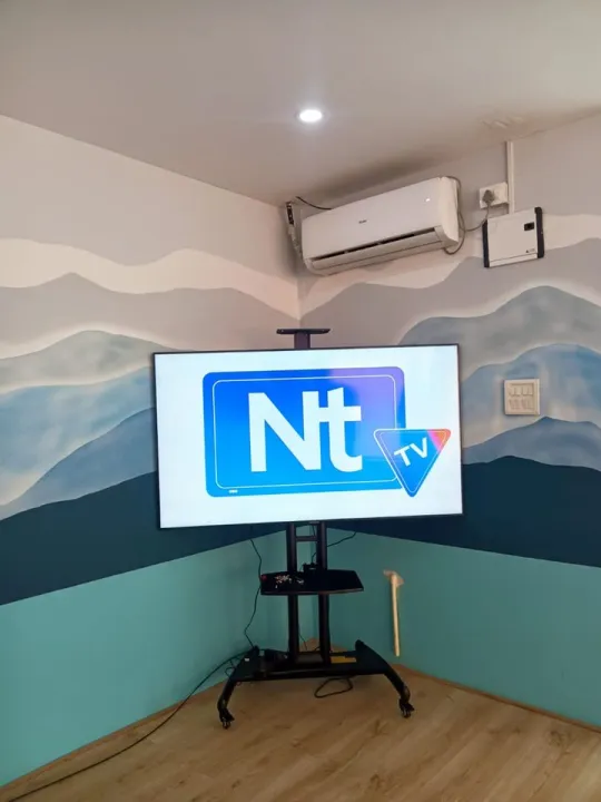 Portable%20TV%20Cart%20Height%20Adjustable%20-%2032%20to%2075%20Inch%20Mobile%20TV%20Stand%20with%20Webcam%20Shelf/Wheels,%20Floor%20Trolley%20for%20School/Office%20-%20Image%205