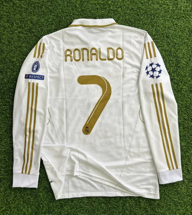 Real%20Madrid%20Premium%20Quality%20Ronaldo%20Retro%20Kit%20-%20Image%202
