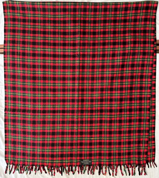 Large%20Tartan%20Shawl%20for%20Women%20-%20Clan%20Wallace%20Patten%20-%20Image%202