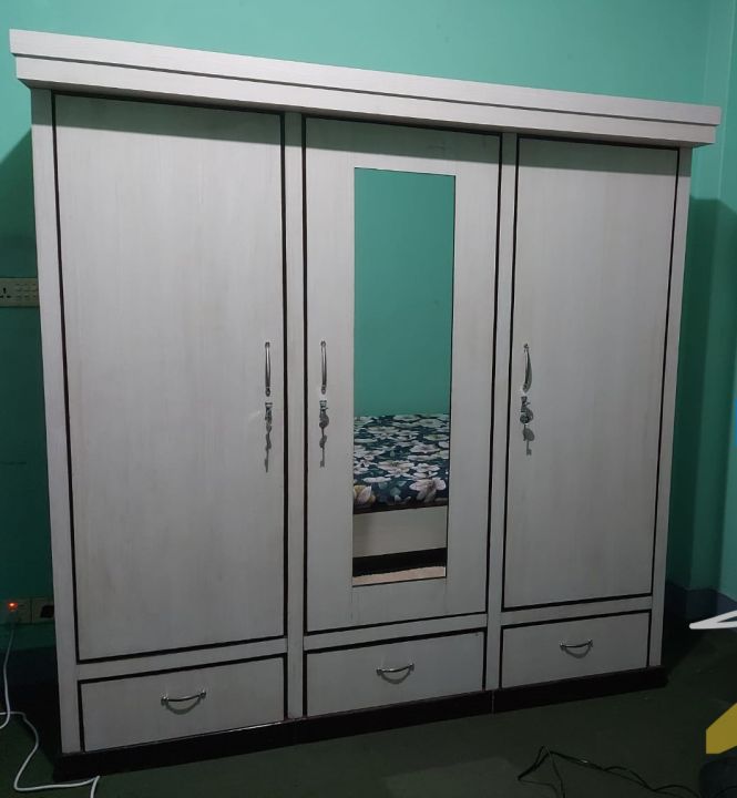 3 Pieve Wardrobe -6X6 Ft