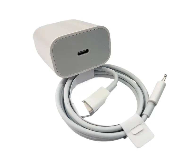 25%20W%20Charger%20For%2014%20Pro%20Max%20USB-C%20TO%20Lightning%20-%20Image%204