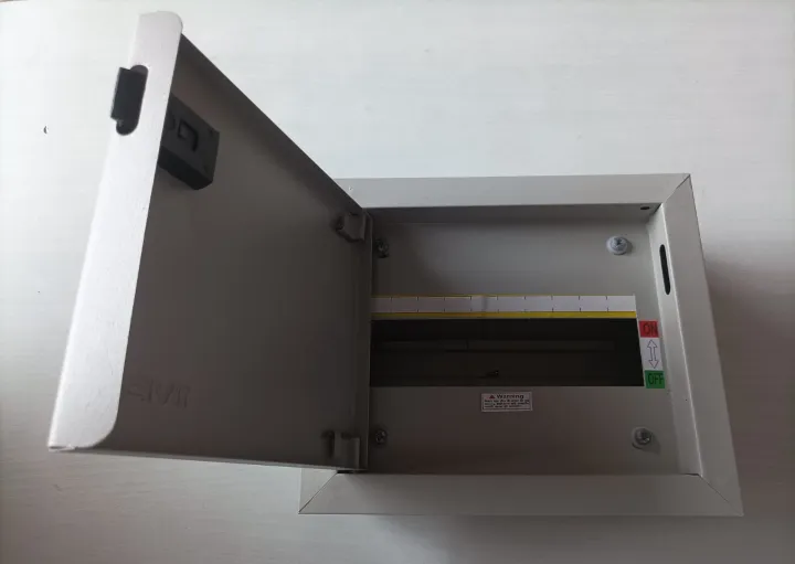 10%20Way%20Double%20Door%20MCB%20Distribution%20Box%20-%20Image%203