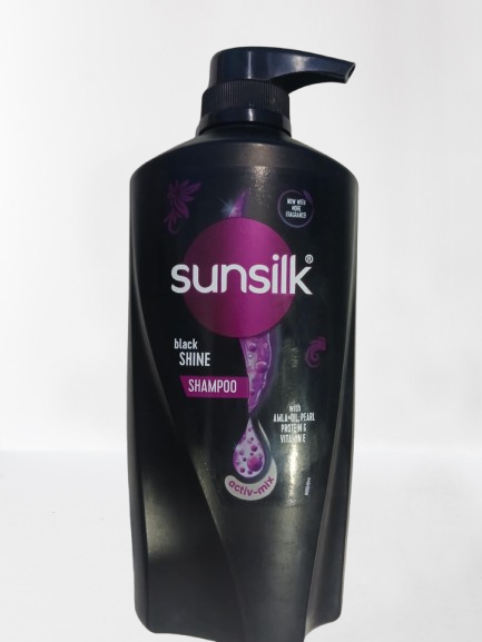 Black%20Shine%20Shampoo%20640ml%20-%20Image%202