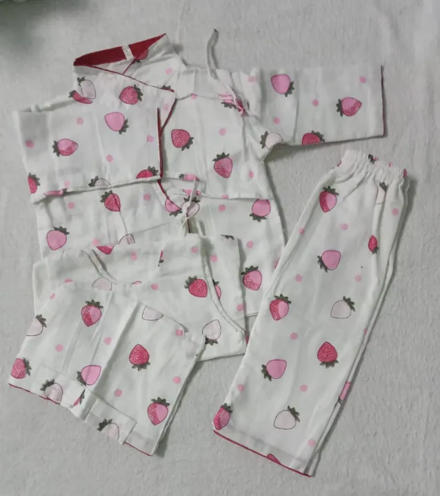 Newborn%20Baby%20Muslin%20Cotton%20Bhoto%20Suruwal%20Set%20For%200-6%20months%20-%20Image%202