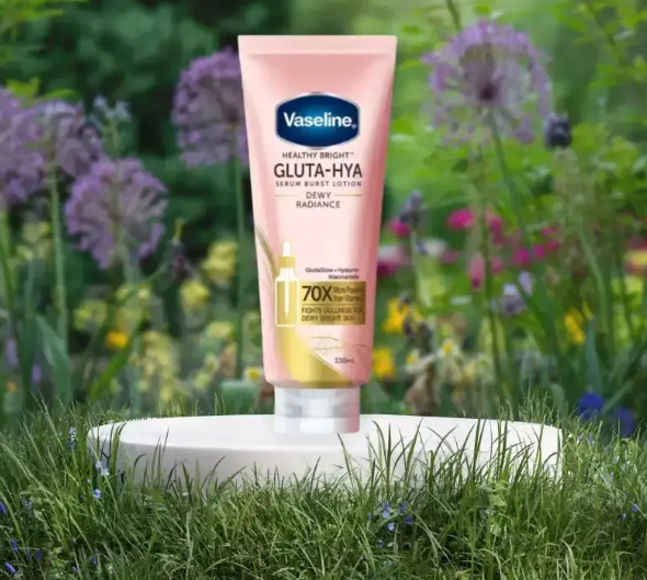 Vaseline Gluta-Hya Dewy Radiance Body Lotion, 330ml Made In Indonesia