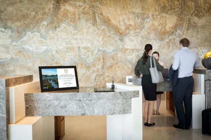 Commercial%20Tablet%20/%20Table%20Top%20Digital%20Signage%20/%20Commercial%20Display%20-%20Image%205