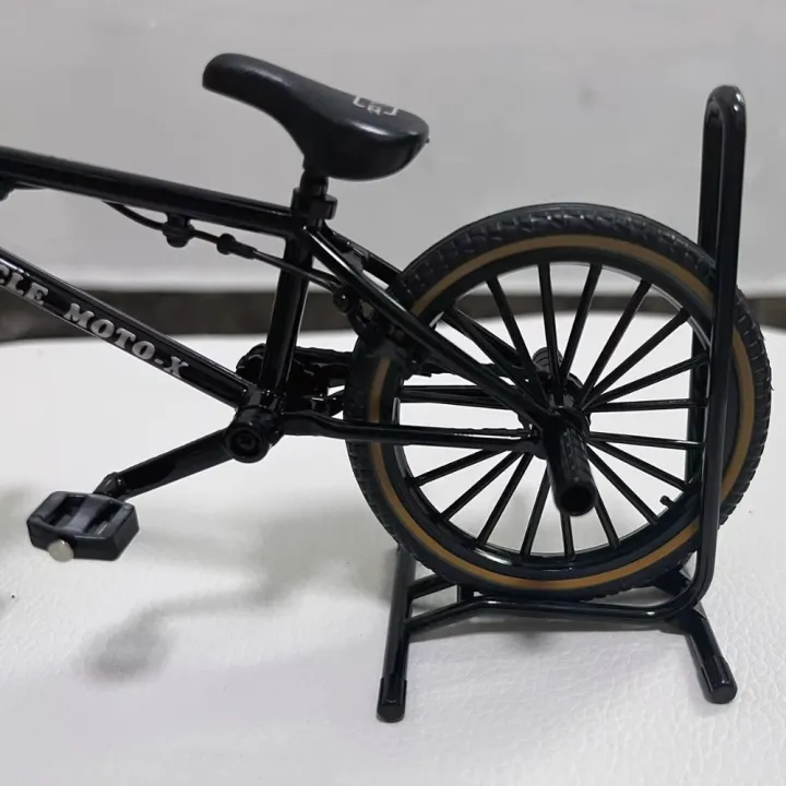 Birthday%20Gift%20Parking%20Rack%20Bicycle%20Model%20Toy%20Stunt%20Bike%20Diecast%20Finger%20Mini%20Bike%20Alloy%20Metal%20:8%20Scale%20Simulation%20Bike%20Home%20Decor%20-%20Image%206