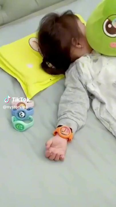 Kids%20Mosquito%20Repellent%20Watch%20With%20Lightweight%20Natural%20Mosquito%20Repellent%20Bracelet%20-%20Image%204