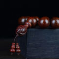 Zambia small leaf red sandalwood bracelet Venus old material play sandalwood Buddha beads Pixiu bracelet wooden play men and women. 