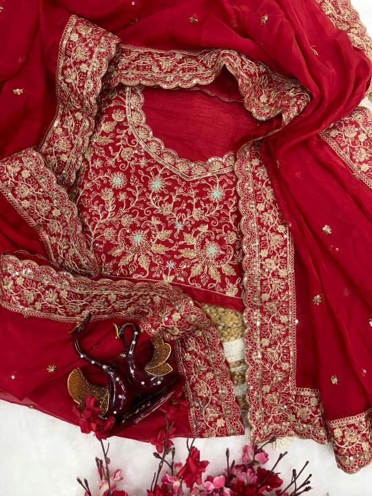 Exclusive%20Designer%20Red%20Sequins%20Silk%20Saree%20Collection%20By%20Sapnaaz%20Fashion%20-%20Image%205