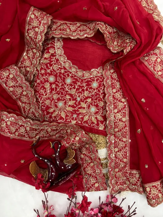 Exclusive%20Designer%20Red%20Sequins%20Silk%20Saree%20Collection%20By%20Sapnaaz%20Fashion%20-%20Image%205