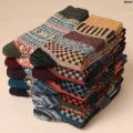 QianxiFifty percent discount Portable Winter Snow Boots Men's Fashion Colorful Style Thickened Men's 5 New Specials Pair Cotton Socks Warm Men's Retro Socks and Autumn Warmth. 