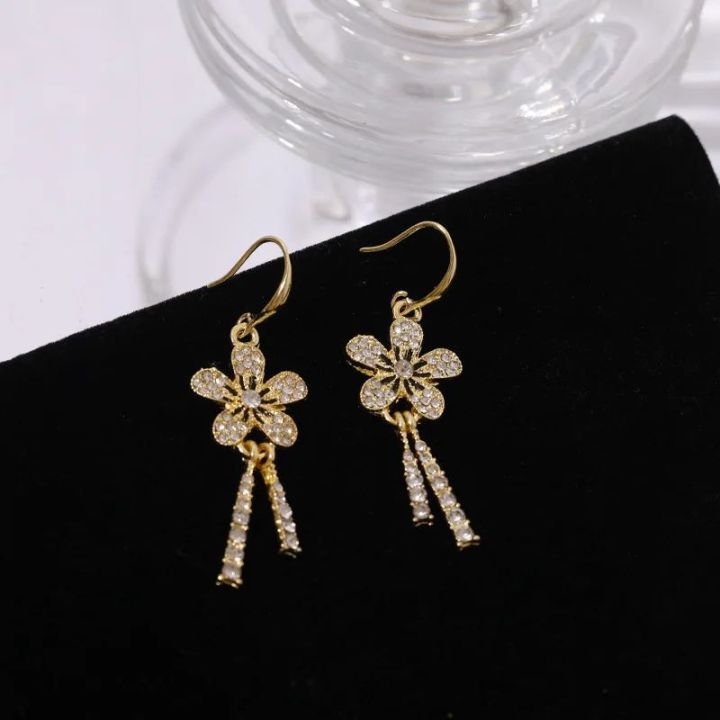 Korean%20Fashion%20Delicate%20Flower%20Inlay%20Zircon%20Dangle%20Earrings%20For%20Women%20Birthday%20Party%20Fashion%20Custom%20Jewelry%20-%20Image%205