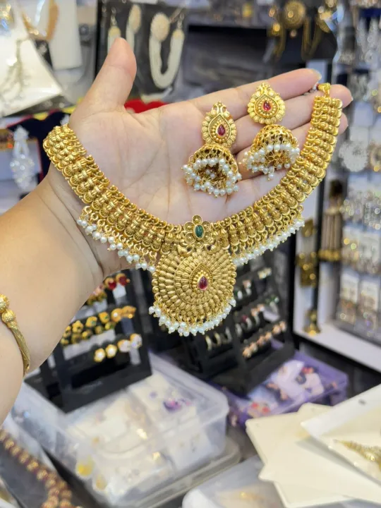 Brash%20Temple%20Jewellery%20Set%20For%20Women%20-%20Image%204