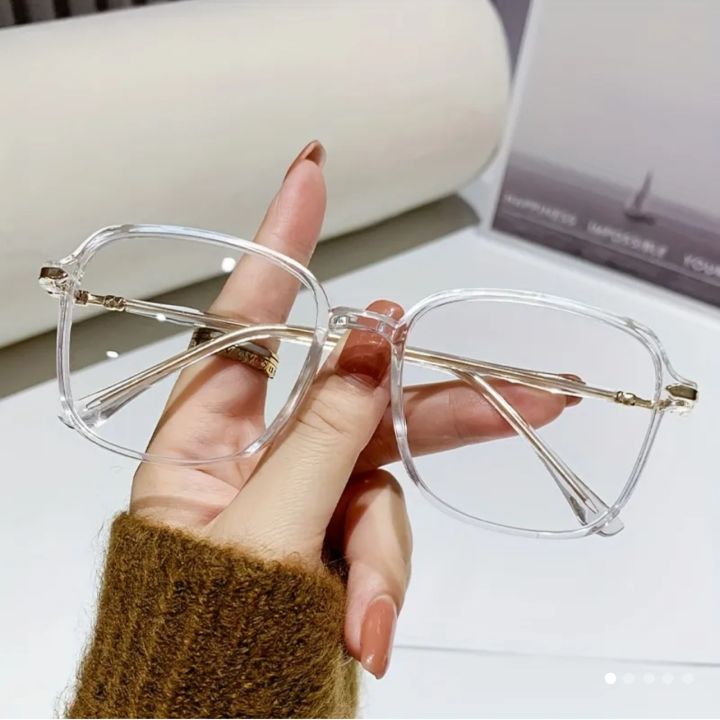 Elegant%20Women's%20Transparent%20Full%20Rim%20Eyeglasses%20with%20Clear%20Frame%20and%20Gold%20Accents%20-%20Image%2010