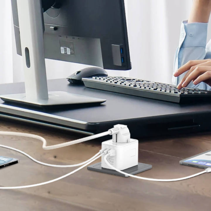 LDNIO%20Z8%2045W%20GaN%20All-in-One%20Universal%20Travel%20Adapter%20-%20PD%20Fast%20Charging%20for%20Laptop,%20iPhone,%20Android%20-%20with%20UK/EU/AU/US%20Plugs%20-%20Image%204