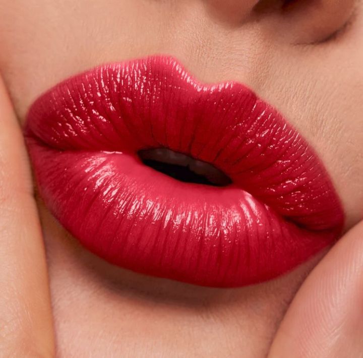 Super%20Lustrous%E2%84%A2%20Lipstick%20-%20Cr%C3%A8me%20&%20Pearl%20Finish%20-%20Image%209
