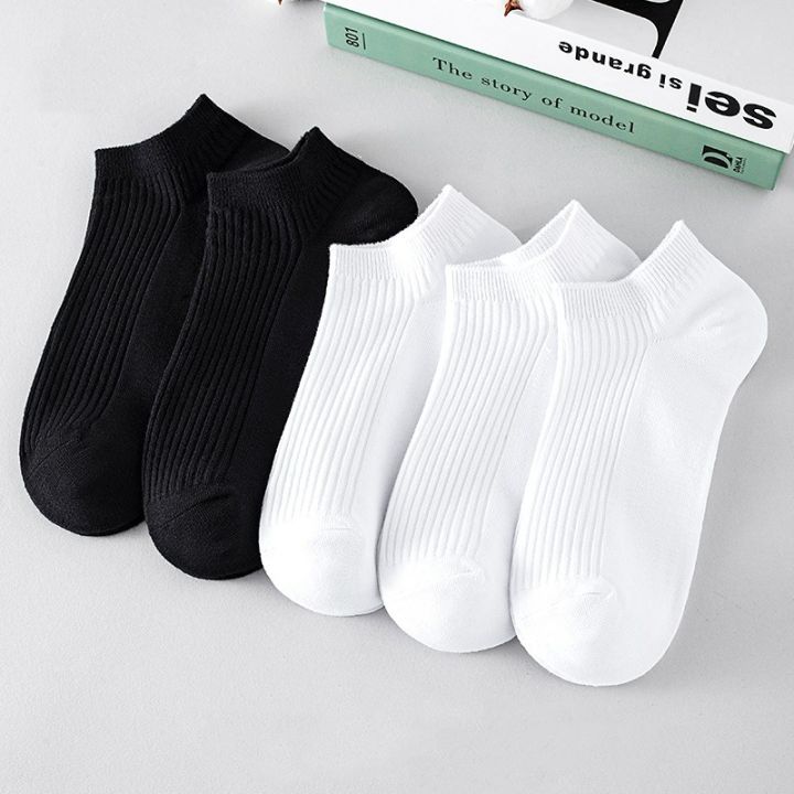 Pack%20Of%206%20Pairs%20Cotton%20Ankle%20Socks%20For%20Men%20And%20Women%20-%20Image%204