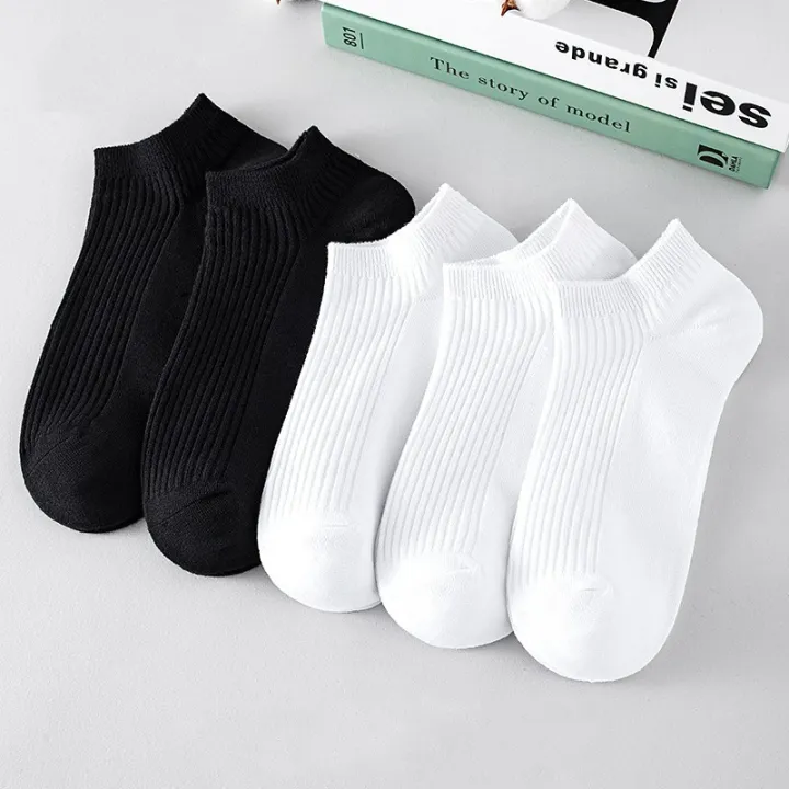 Pack%20Of%2012%20Pairs%20Cotton%20Ankle%20Socks%20For%20Men%20And%20Women%20-%20Image%202