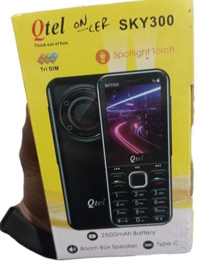 Qtel%20SKY300%20Triple%20SIM%20Keypad%20Phone%20with%202.8"%20Display,%20HD%20Camera,%20Boom%20Box%20Speaker,%202500mAh%20Battery,%20Type-C%20Charger%20&%20DJ%20Lights%20%E2%80%93%20Perfect%20for%20Music%20Lovers%20&%20All%20-%20Image%205
