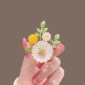 Fashion Small Daisy Flower Brooch Women Clothing Coat Jewelry Party Accessories Gift. 