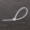Cable ties INDUSTRIAL QUALITY Cable ties: 100x2.5mm Color: White Quantity: 50 pieces. 