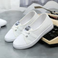 Internet celebrity White shoes women's 2023 new Korean style versatile comfortable casual cloth shoes women's low-cut breathable canvas shoes for students. 