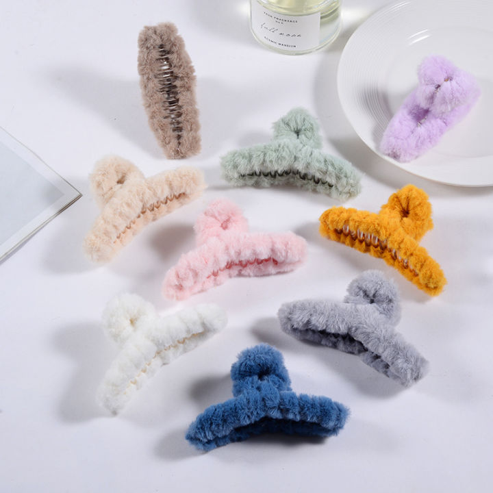 Women%20Hair%20Claw%20Plush%20Clip%20Cute%20Korean%20Fall%20Winter%20Solid%20Elegant%20Acrylic%20Furry%20Accessories%20Girls%20Faux%20Fur%20Hair%20Clamp%20Claw%20Clip%20Conbo%20-%20Image%203