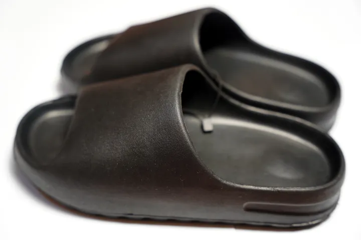 Eva%20Made%20in%20Nepal%20Comfortable%20Trendy%20Slippers-%201%20pair%20for%20Men%20-%20Image%205