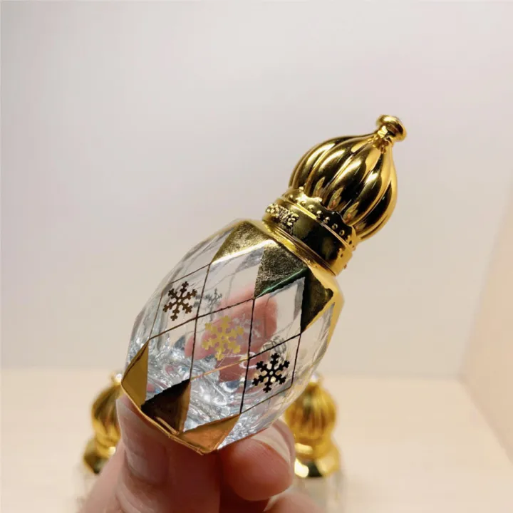 roll-on%20bottle%20vintage%20handcrafted%20sample%20vial%20elegant%20perfume%20fragrance%20fragrant%20arab%20for%20perfume%20lovers%20beauty%20enthusiasts%20aromatherapy%20vanity%20display%20gift%20idea%20travel%20accessory%20-%20Image%204