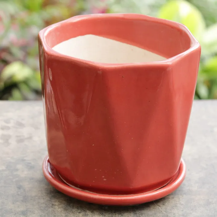 Maroon%20Triangle%20Pattern%20Ceramic%20Pot%20With%20Plate%209X8Inch%20-%20Image%203