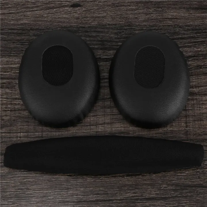 ARELENE%20A%20pair%20of%20black%20ear%20cushions%20with%20pad%20for%20QC3%20Quiet%20Comfort%203%20headphones%20-%20Image%202