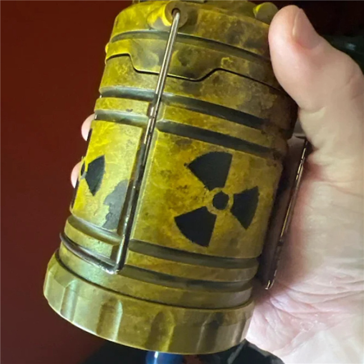 2X%20Mini%20Nuclear%20Reactor%20Lantern%20Handheld%20Light%20Portable%20Retro%20Camping%20Light%20Home%20Outdoor%20Decoration%20Birthday%20Gift%20-%20Image%204