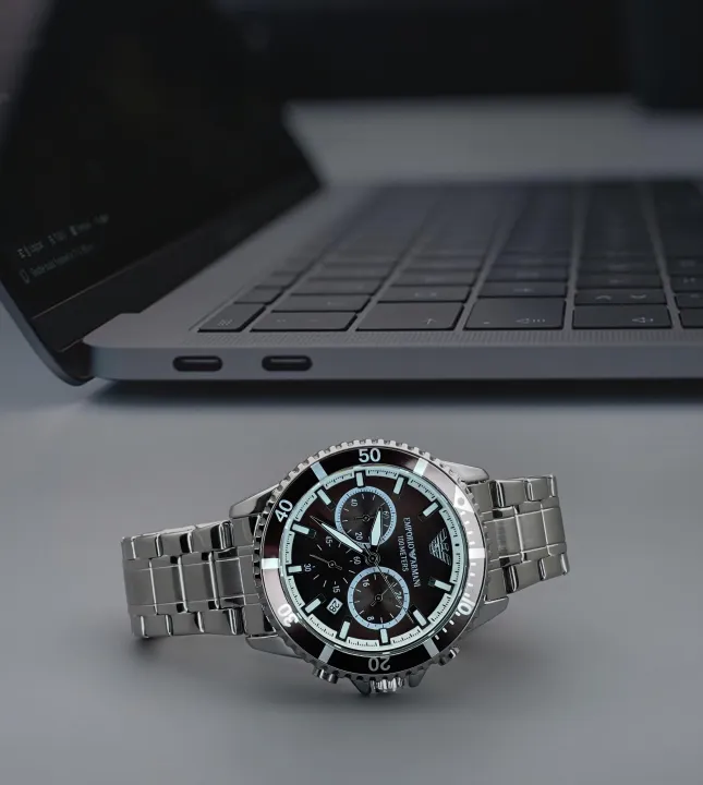 Emporio%20Armani%20Classic%20Round%20Quartz%20Brown%20Dial%20Men%20Watch%20-%20Image%202