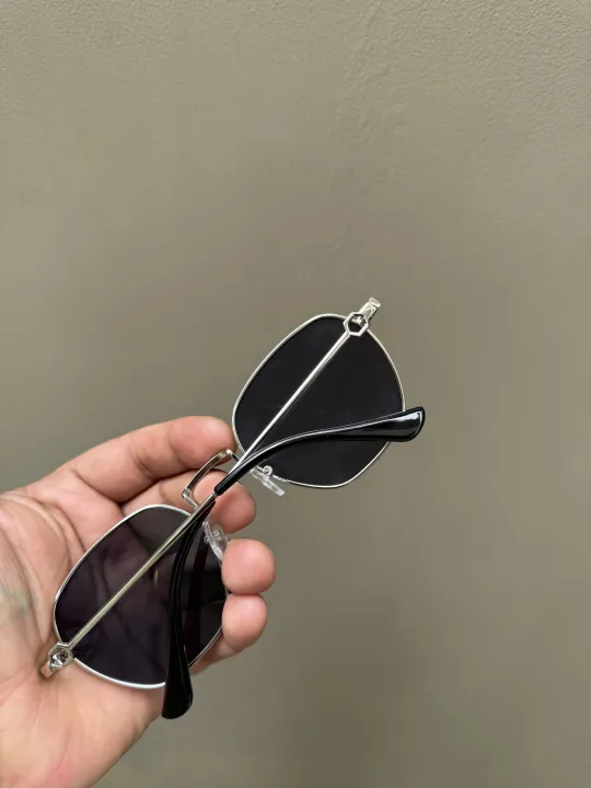 Elegant%20Men's%20Classic%20%20Silver%20Frame%20Sunglasses%20with%20Black%20Lens%20-%20Hi-Quality%20Fashion%20Eyewear%20-%20Image%208
