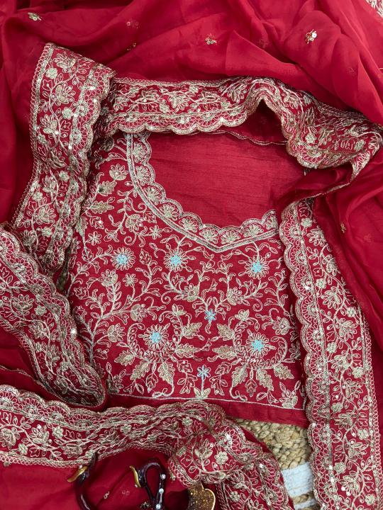 Exclusive%20Designer%20Red%20Sequins%20Silk%20Saree%20Collection%20By%20Sapnaaz%20Fashion%20-%20Image%202