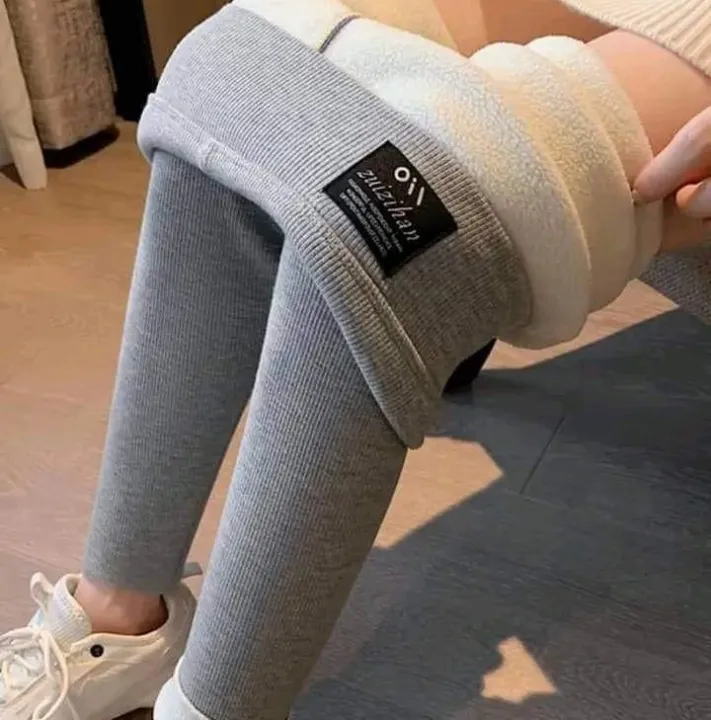 Thick%20Fleece%20Fur%20Lined%20Grey%20Leggings%20for%20Women%20Warm,%20Comfortable,%20and%20Stylish%20-%20Image%202