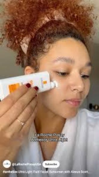 La%20Roche-Posay%20Anthelios%20UVMUNE%20400%20Invisible%20Fluid%20SPF50+%20Sun%20Cream%2050ml%20-%20Image%204