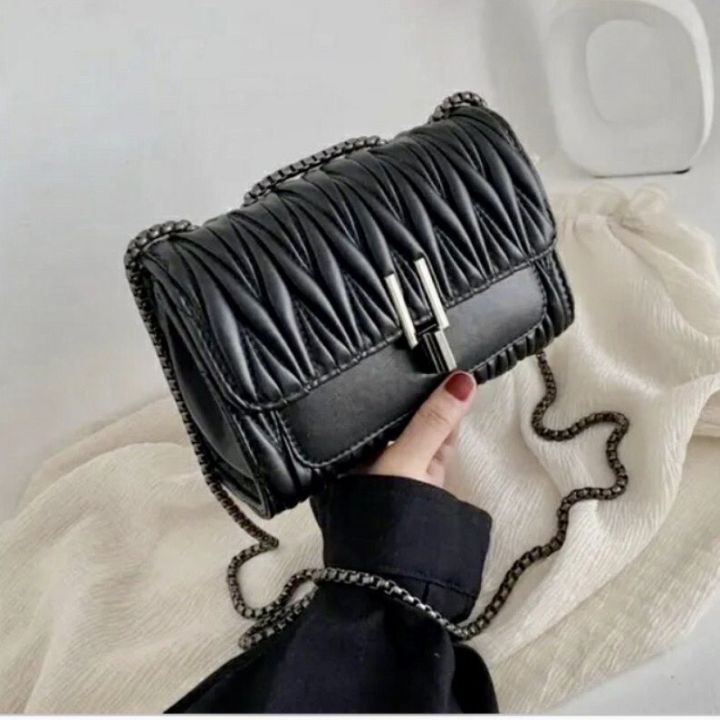 Crossbody%20Bag%20Pu%20Leather%20Mini%20Small%20Square%20Hand%20Bag%20with%20Chain%20And%20Stylish%20Lock%20for%20Women%20-%20Image%205