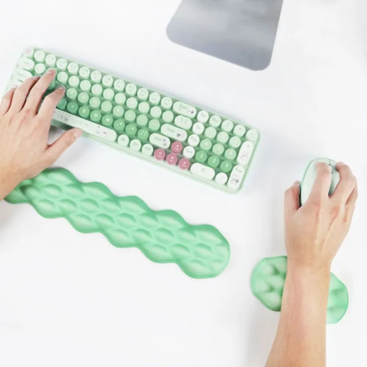 Gaming%20Mousepad%20Ergonomic%20Wrist%20Support%20Mouse%20Pad%20Slow%20Rebound%20Soft%20Wrist%20Rest%20Pad%20Comfortable%20Non-Slip%20Hand%20Support%20Pillow%20Computer%20Accessories%20-%20Image%204