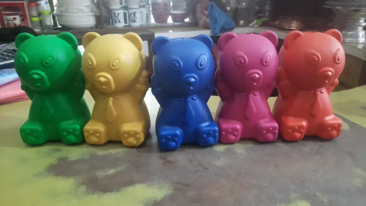 Plastic%20Piggy%20Bank,%20Coin%20Box%20-%20Image%202