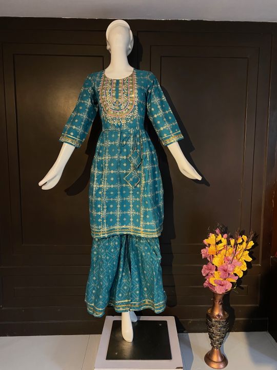 Kurtha%20Suruwal%20Sarara%20Set%20For%20Women%20in%20Blue%20-%20Image%202