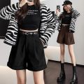 Corduroy shorts women's autumn winter 2024 new high-waisted slim black casual a-line shorts to wear wide-leg boots and pants. 