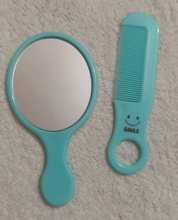 Handheld%20Fashionable%20Beauty%20Mirror%20With%20Comb%20(Color%20May%20Vary)%20-%20Image%202