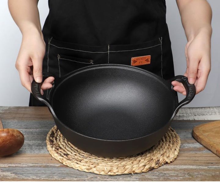 25cm%20Cast%20Iron%20Kadai%20Wok%20Set%20(2%20Pcs)%20%7C%20Pre-Seasoned%20Nonstick%20Fry%20Pan%20with%20Lid%20%7C%20Flat%20Bottom%20for%20Induction,%20Gas%20&%20Electric%20Stoves%20-%20Image%208