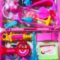 Doctor's Kit Pretend Play Doctor Kit Toy and Carrying Case, Role Play Educational Toy Doctor Playset for Toddler. 