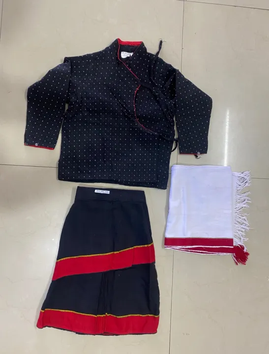Girl%20%20Newari%20Traditional%20Saree%20Set%20Bhoto%20And%20Readymade%20Saree%20Patuki%20With%20Red%20Boarder%20Muga%20Red%20Mala%20Silver%20Plated%20Jyapu%20Shikhaa%20Sachika%20For%20Hair%20Bond%20%20Gold%20Plated%20Ear%20Ring%20%20Makasi%20%20Gold%20Plated%20Nyapu%20Shikhaa%20%20Silver%20Plated%20Kale%20-%20Image%208