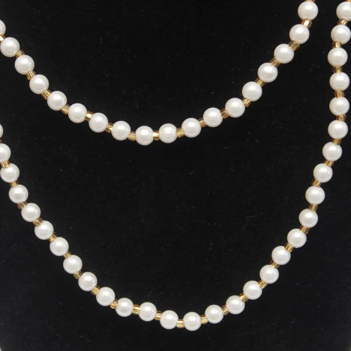 Pearl%20Mask%20Holder%20For%20Women%20-%20Image%203