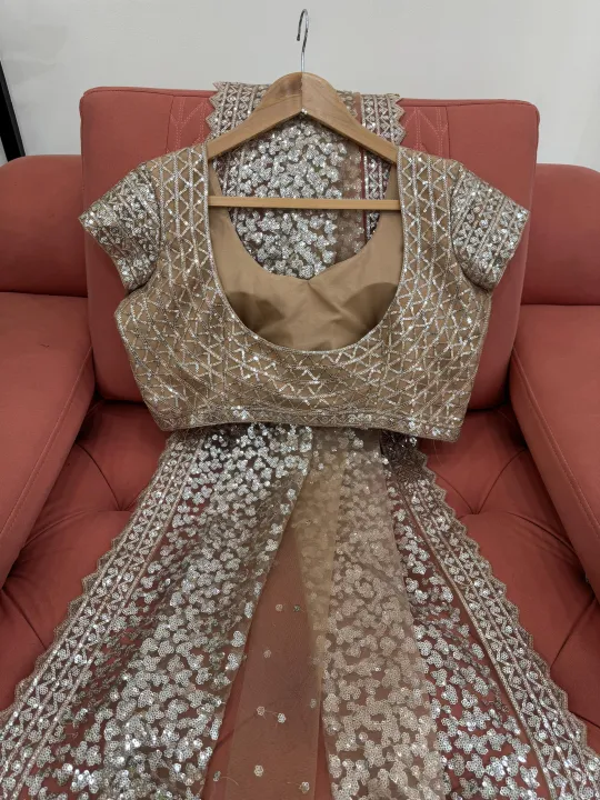 Stunning%20Soft%20Net%20Designer%20Saree%20with%20Sequins%20Work%20By%20Sapnaaz%20Fashion%20-%20Image%207